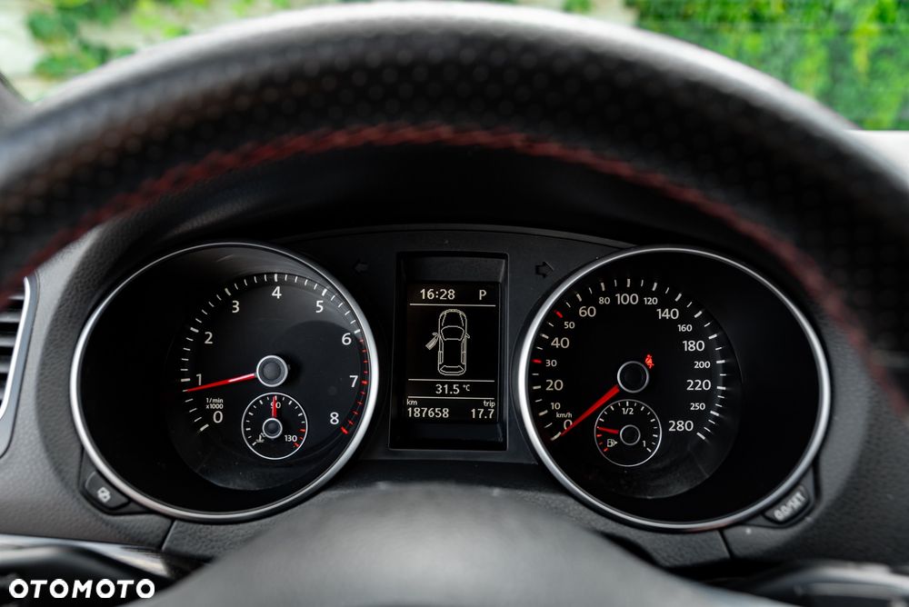 Volkswagen Golf 2.0 GTI DSG - 28