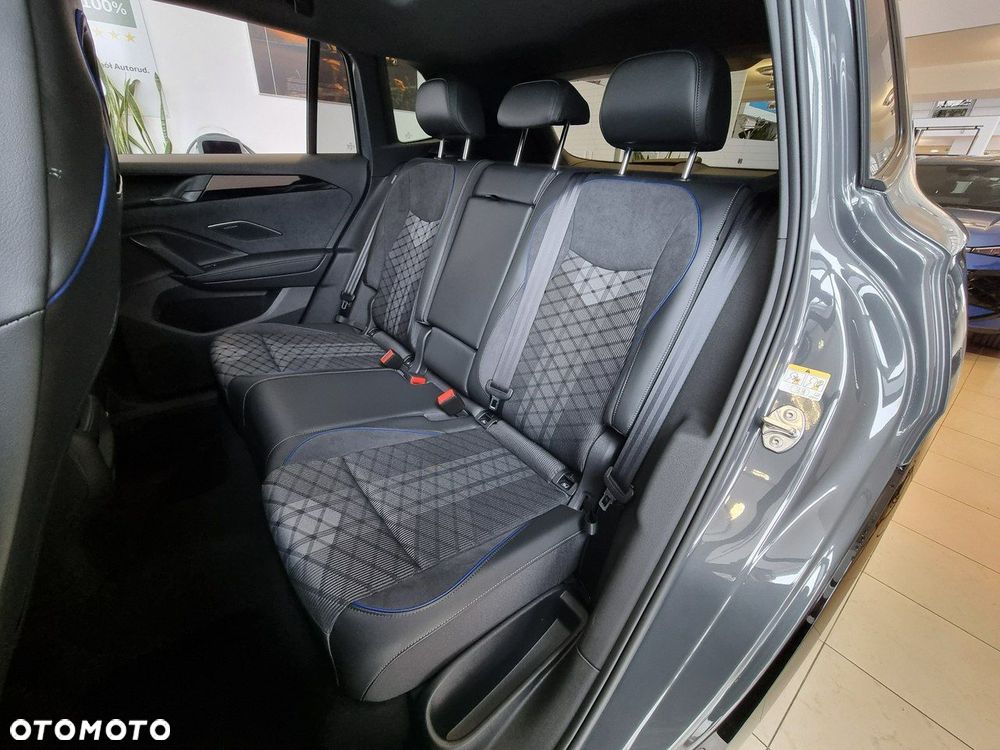 Volkswagen Tiguan - 13