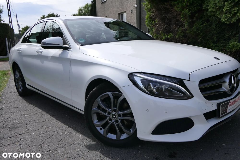 Mercedes-Benz Klasa C 180 CGI BlueEff Elegance - 12