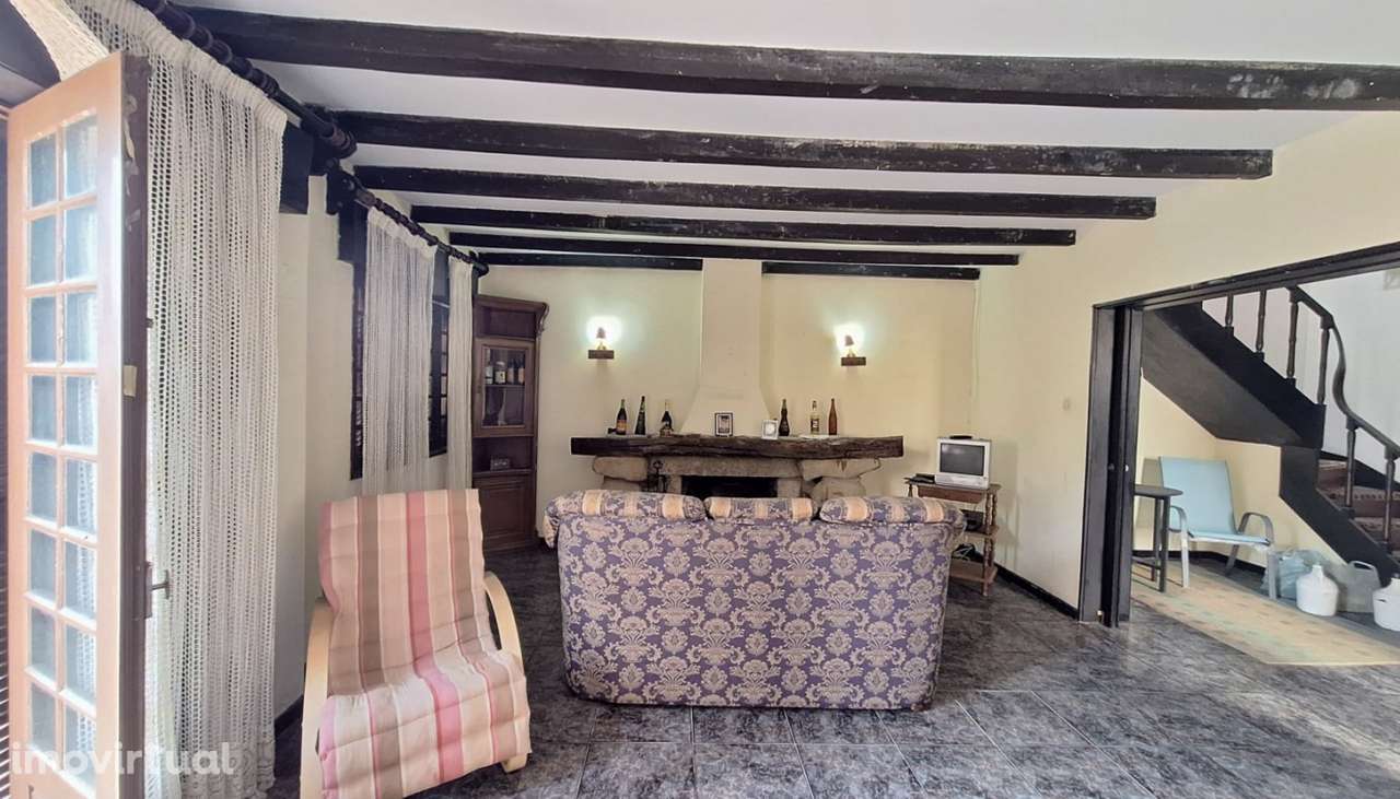 Venda de Moradia V4 geminada próxima da praia, nas Caxinas, Vila do C - Grande imagem: 4/17