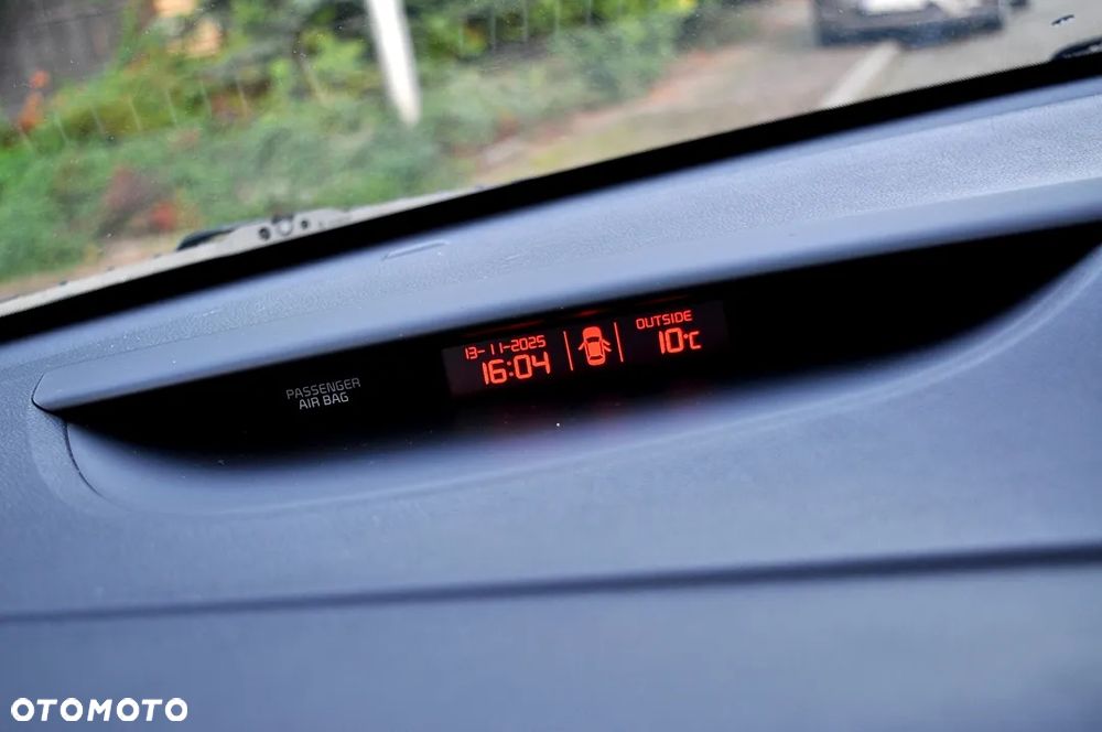 Kia Ceed 1.4 CVVT Dream Team Edition - 26