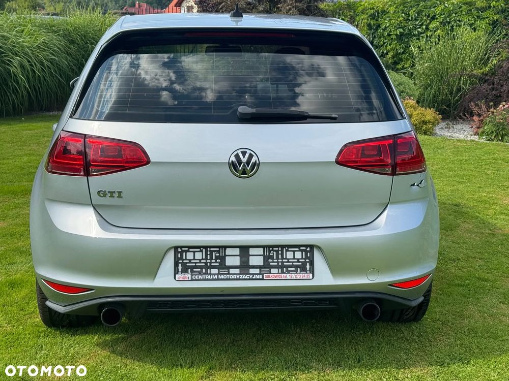 Volkswagen Golf VI 2.0 TSI GTI - 5