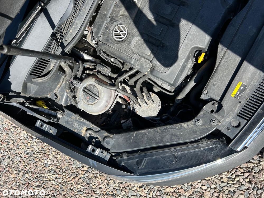 Volkswagen Touran 2.0 TDI SCR DSG ACTIVE - 30