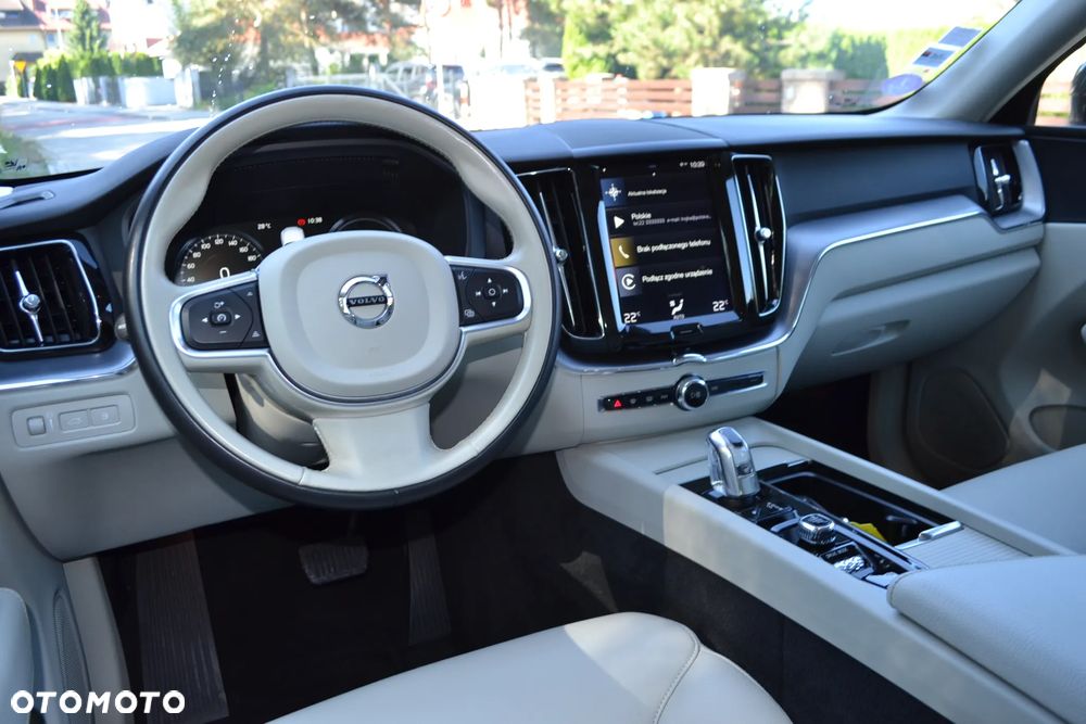 Volvo XC 60 T8 AWD Plug-In Hybrid Momentum Pro - 12