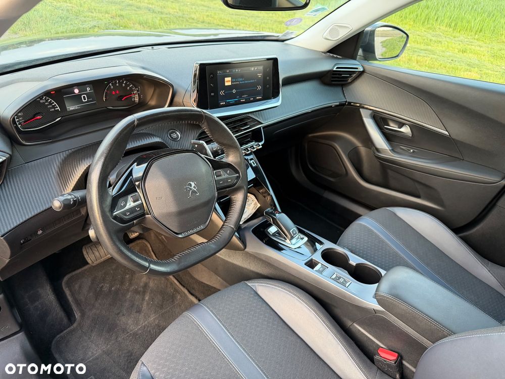 Peugeot 2008 1.2 PureTech Allure S&S EAT8 - 10