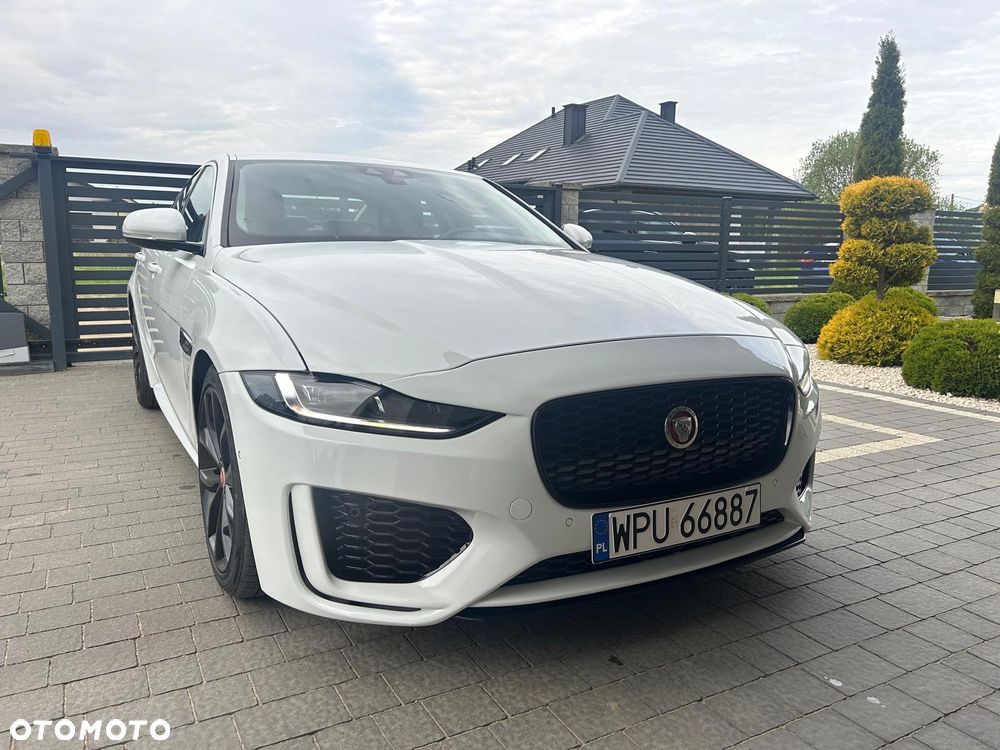 Jaguar XE 2.0 T R-Sport - 22