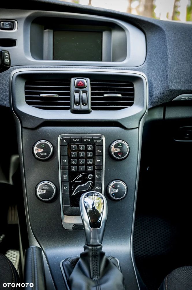 Volvo V40 D4 Momentum - 11