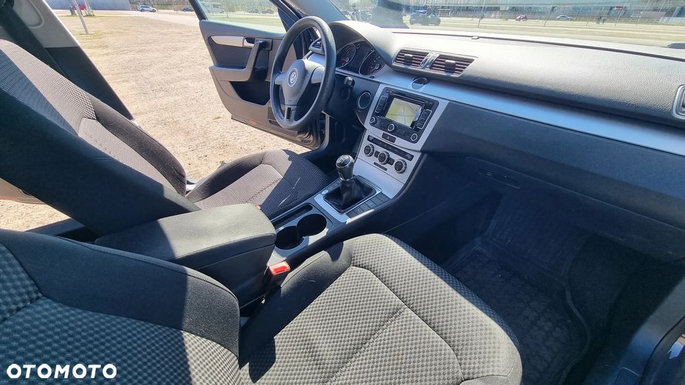 Volkswagen Passat 1.6 TDI Trendline - 18
