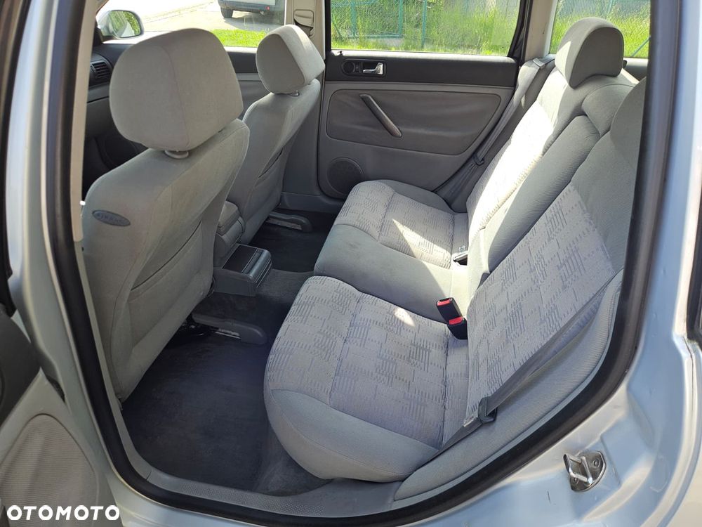 Volkswagen Passat 1.9 TDI CL - 11