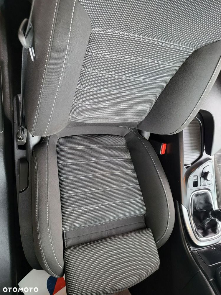 Opel Insignia - 26