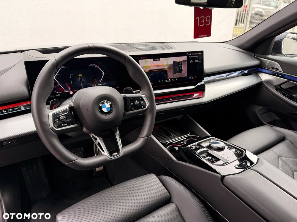 BMW Seria 5 520i - 28