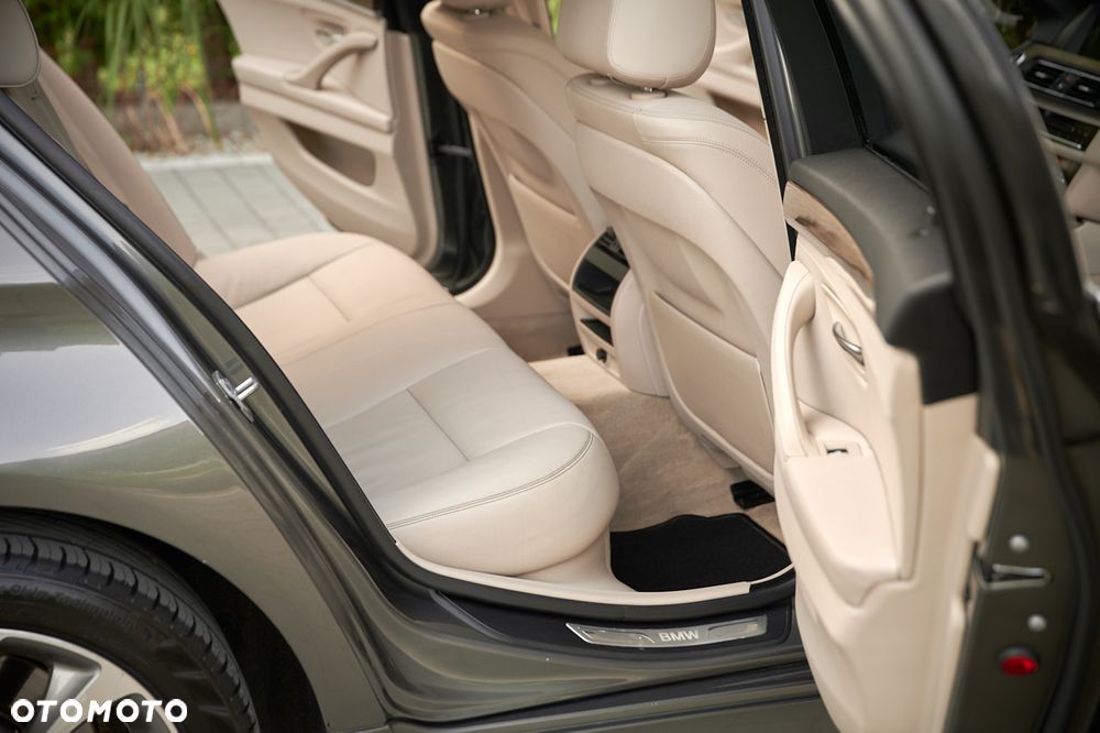 BMW Seria 5 525d xDrive Modern Line - 22