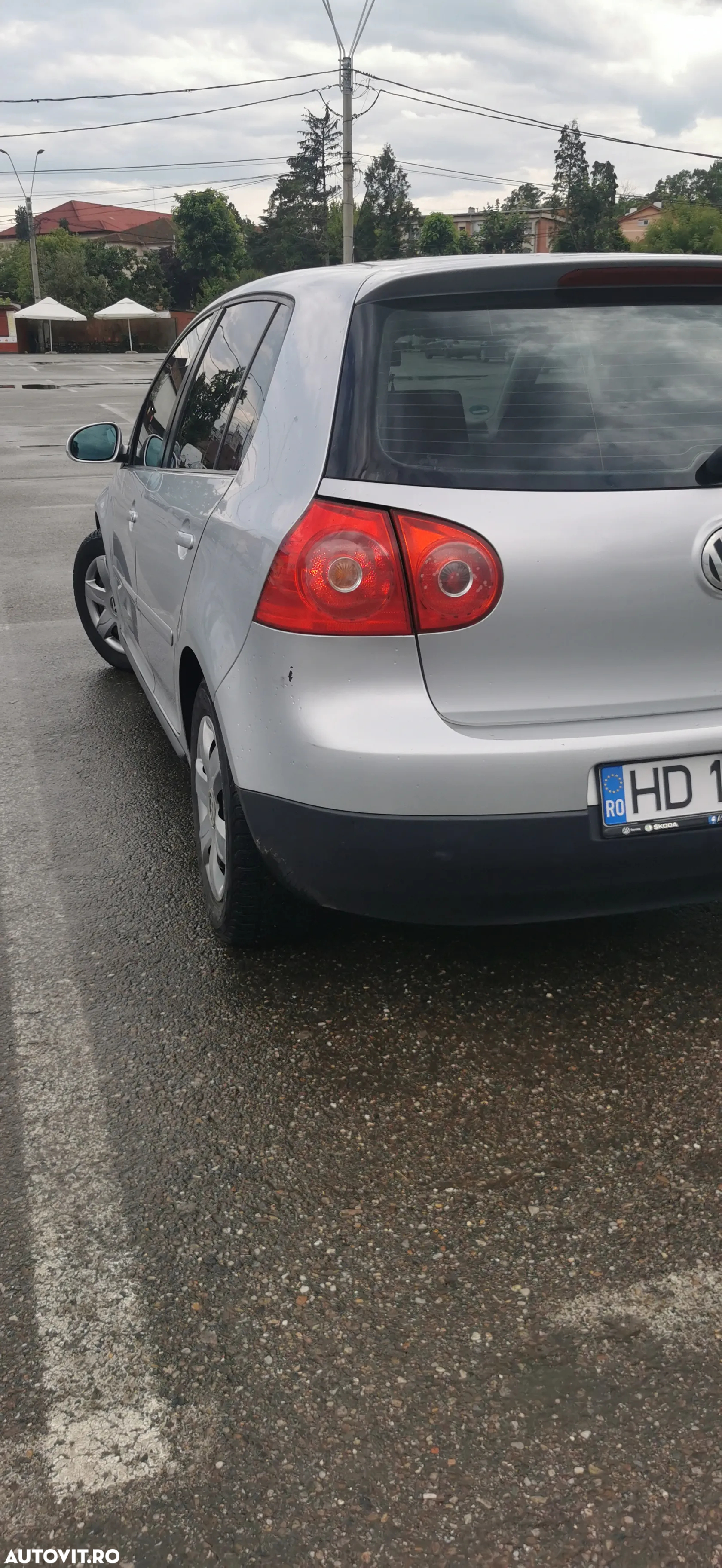 Volkswagen Golf 1.9 TDI Comfortline DSG - 4