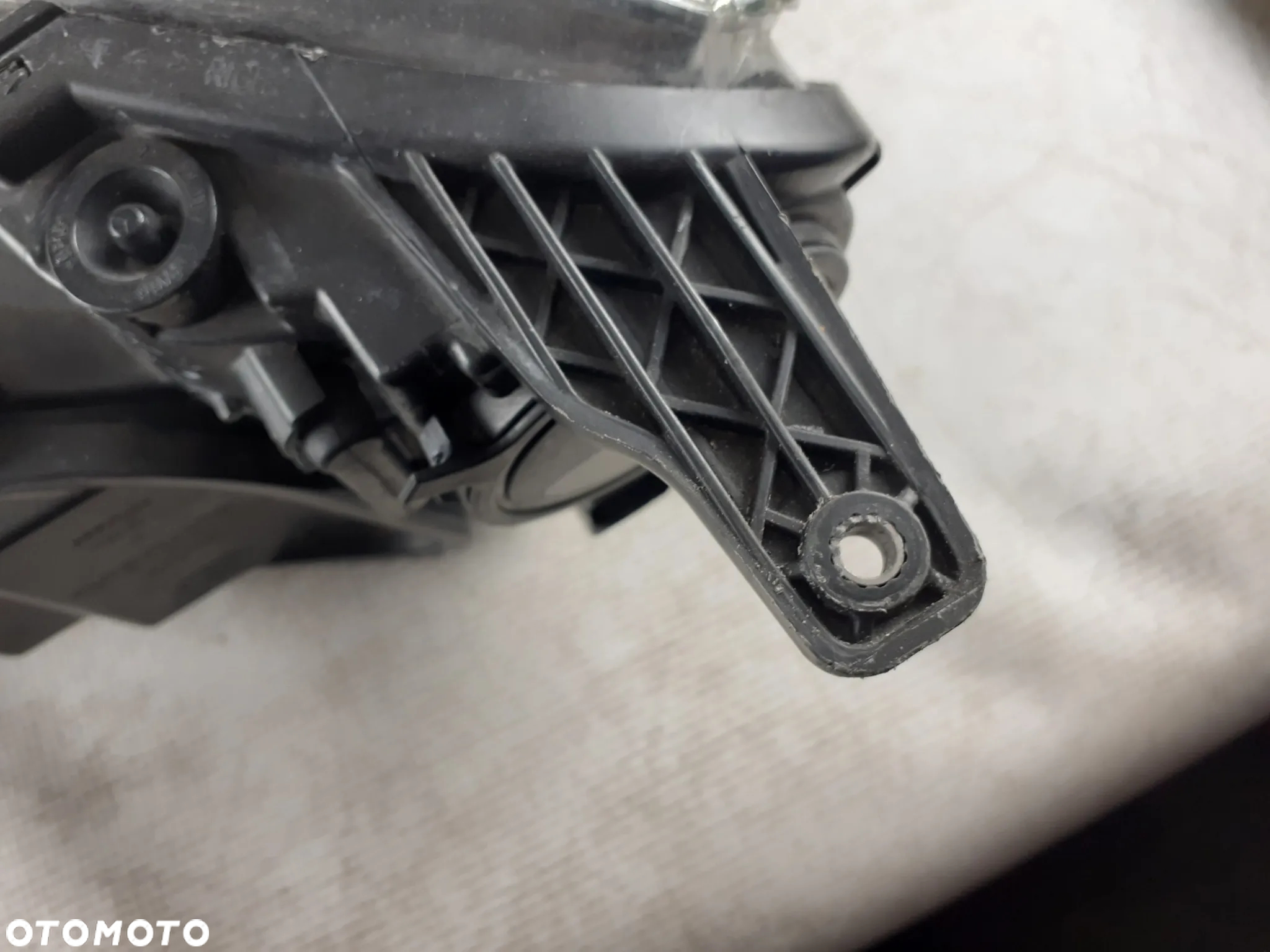 Lampa Volvo V40 II prawa xenon 12-16r EUR 31420008 - 5
