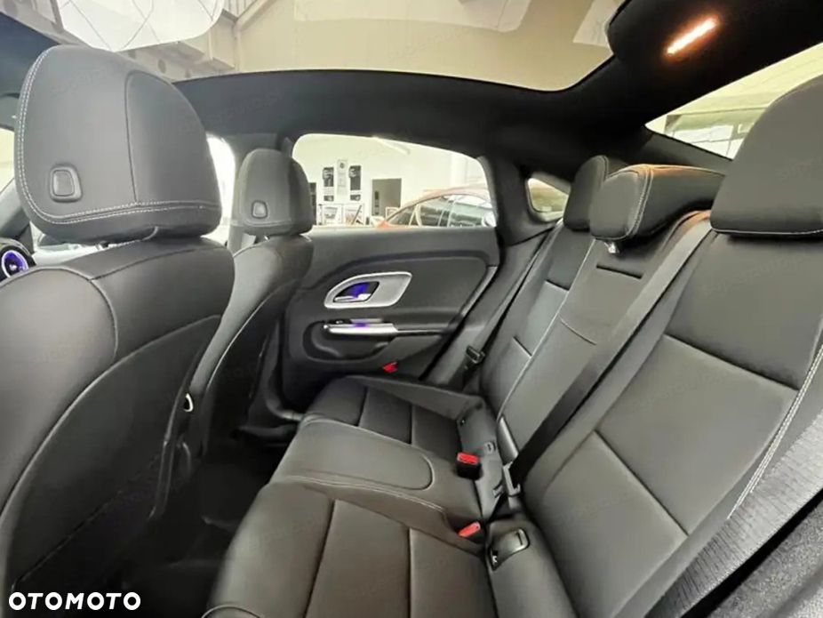 Mercedes-Benz CLA 200 mHEV 8G-DCT - 11