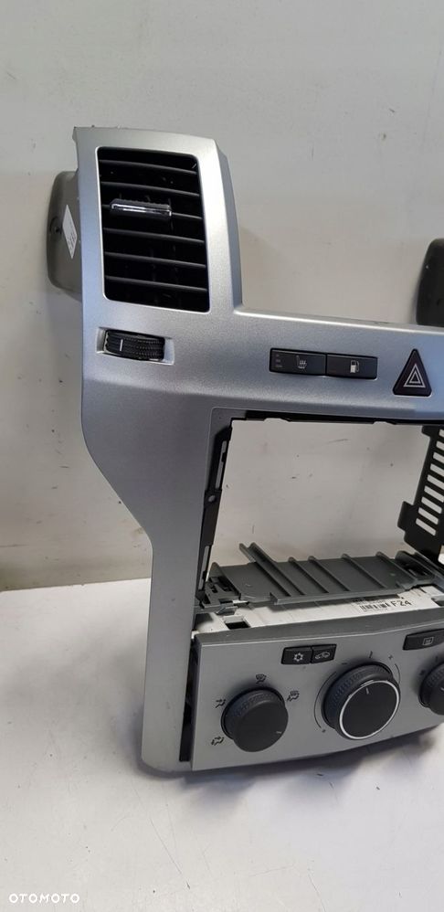 ramka radio panel Opel Zafira B cd30 - 3