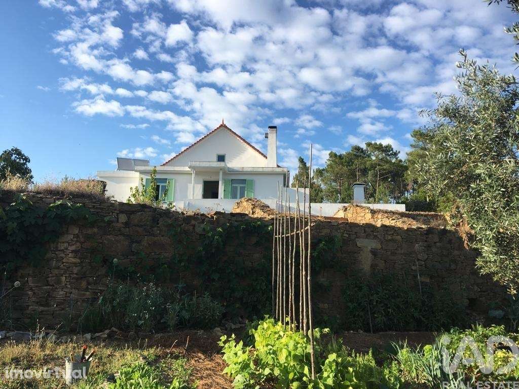 Moradia isolada em Cumeada e Marmeleiro de 204 m2 - Grande imagem: 2/39