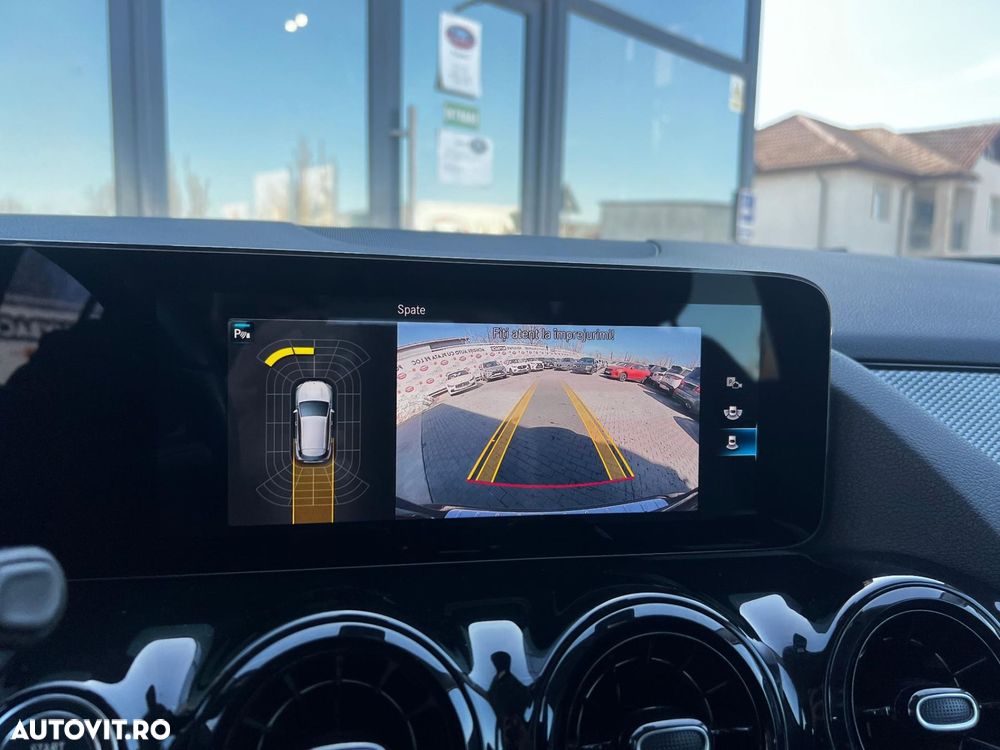 Mercedes-Benz GLA - 12