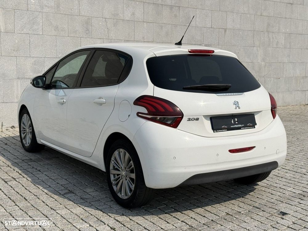 Peugeot 208 1.2 PureTech Signature — fotografia 6