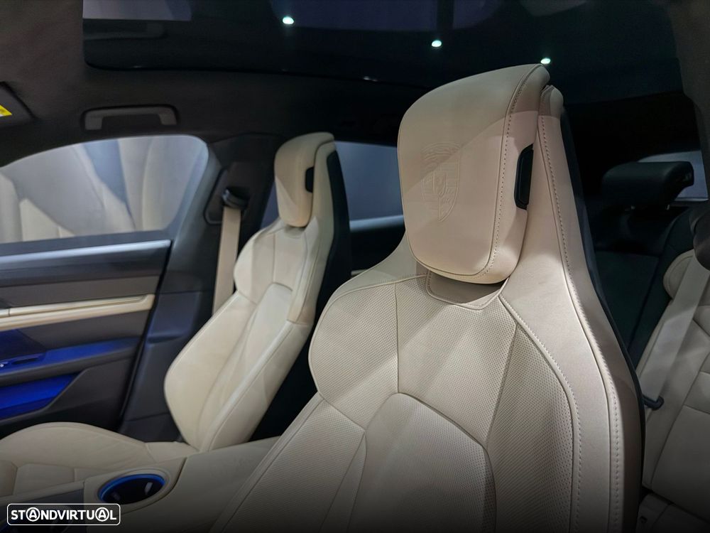 Porsche Taycan Cross Turismo Turbo - 19