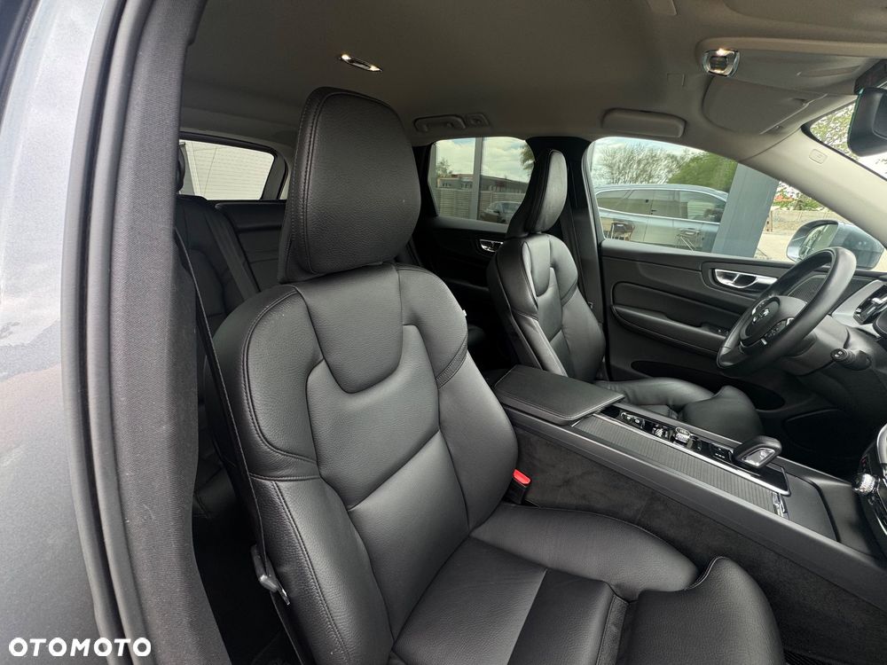 Volvo XC 60 B4 D AWD Inscription - 28