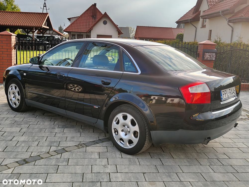 Audi A4 Limousine - 4