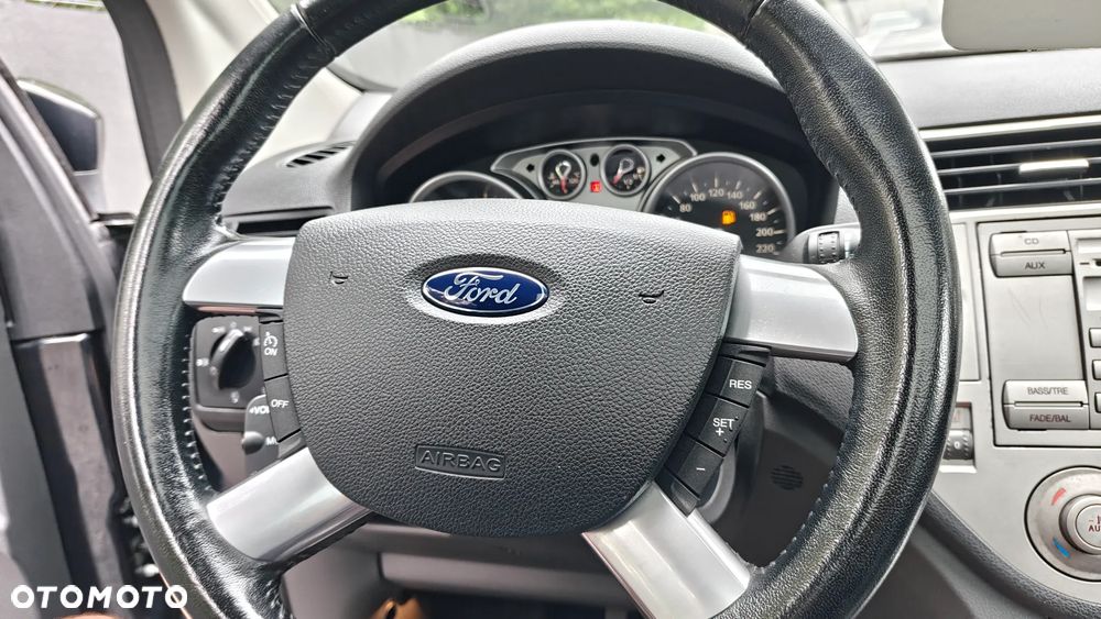 Ford Kuga - 10