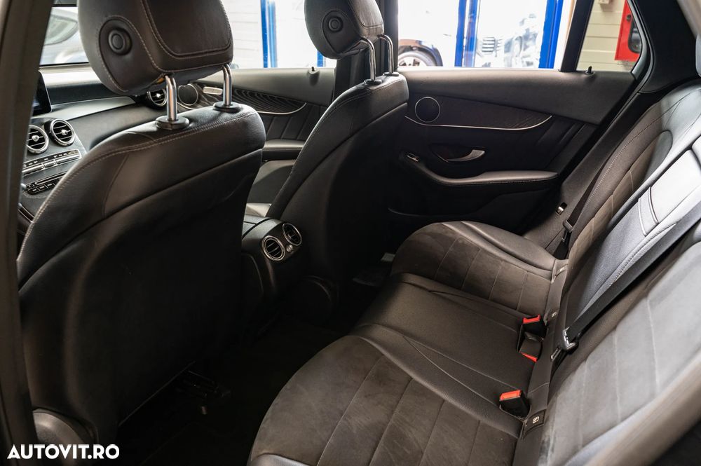 Mercedes-Benz GLC 250 4MATIC 9G-TRONIC AMG Line - 9