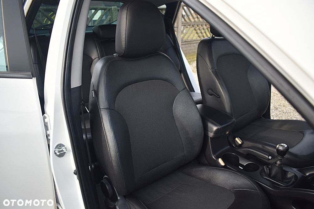 Hyundai ix35 1.7 CRDi Premium 2WD - 21