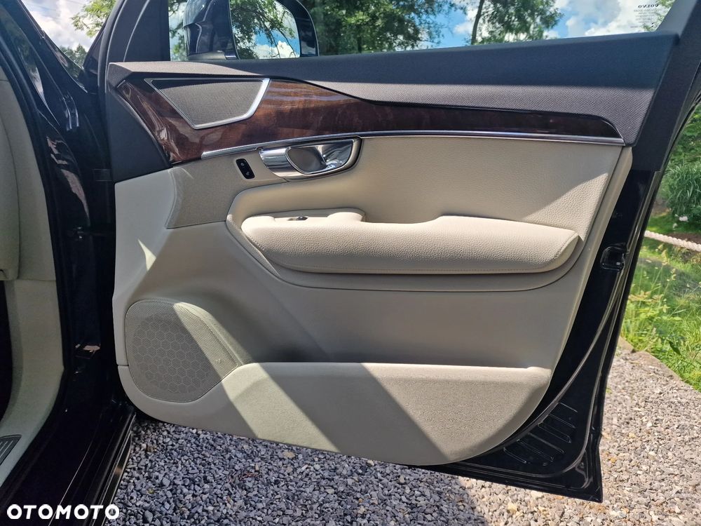 Volvo XC 90 - 13