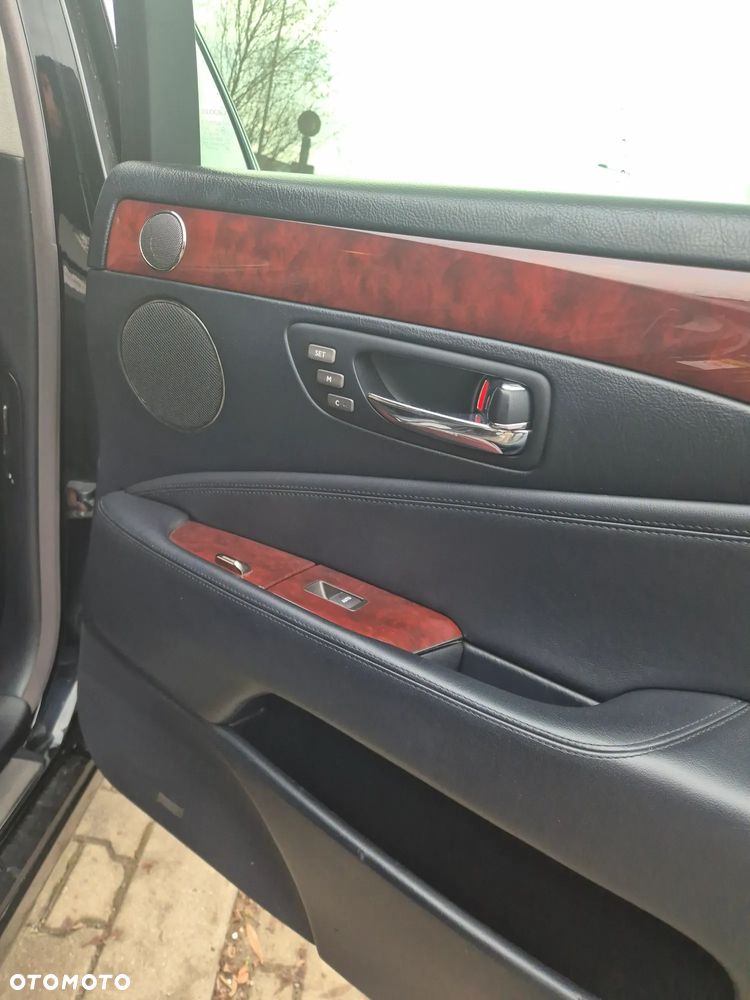 Lexus LS 460 Ambience Line + Impression Line - 21