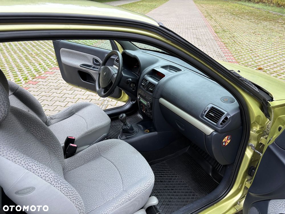 Renault Clio - 12