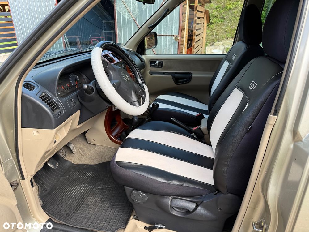 Nissan Terrano 2.7 TDi Comfort - 3