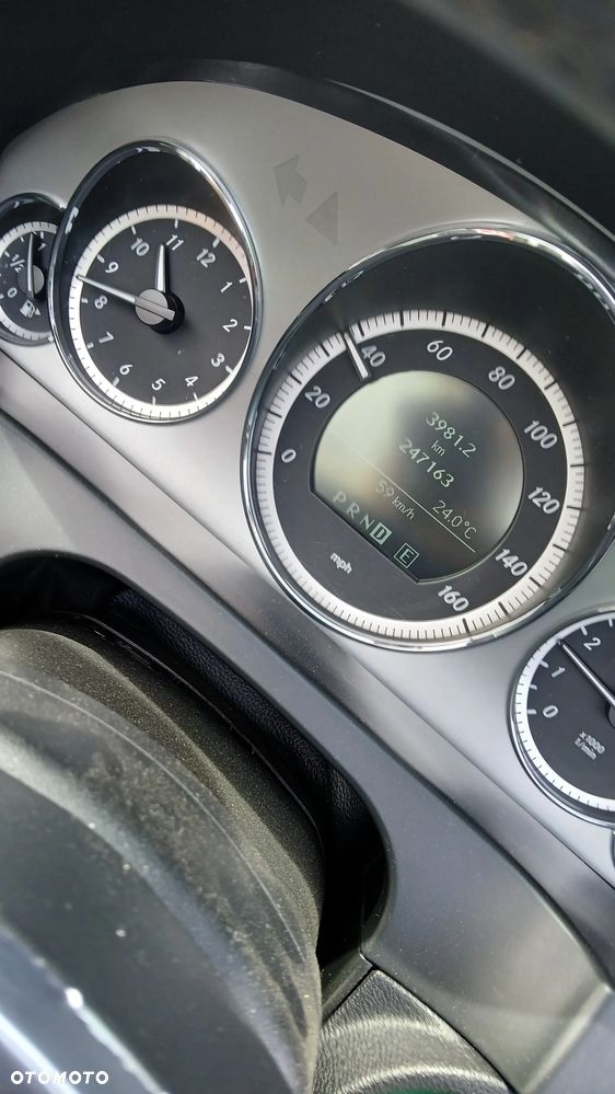 Mercedes-Benz Klasa E 250 CGI BlueEffICIENCY - 22
