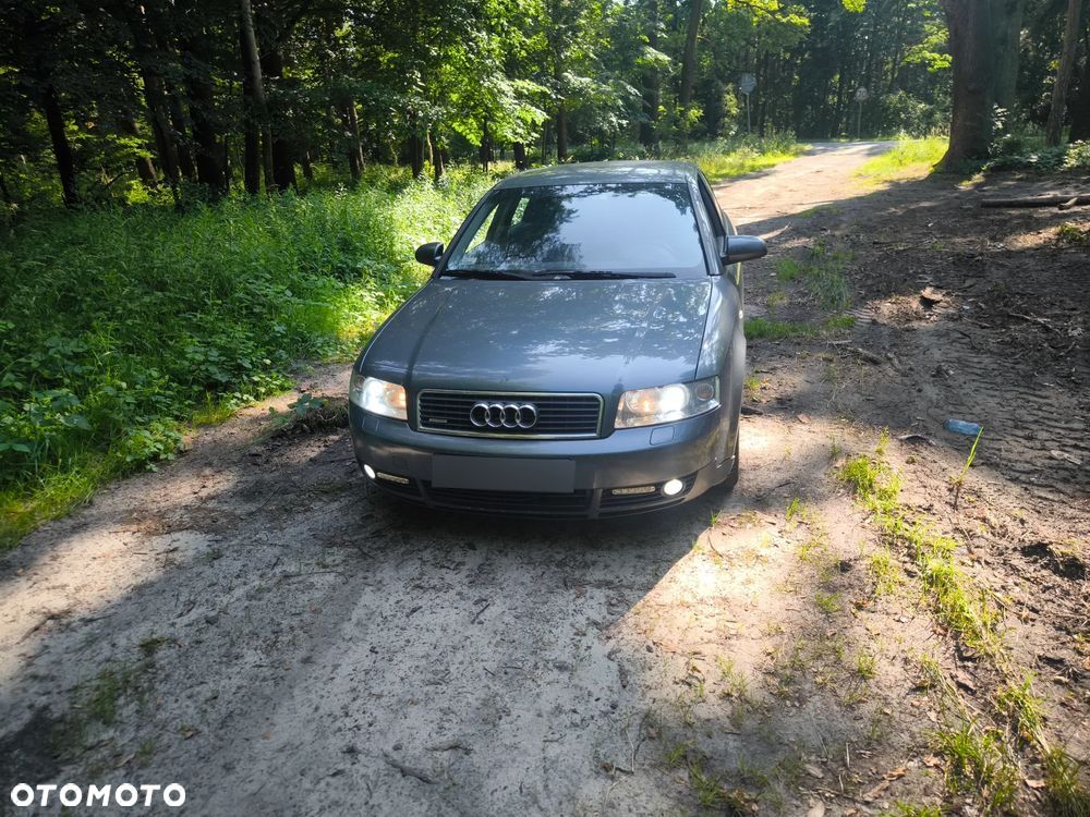 Audi A4 - 1