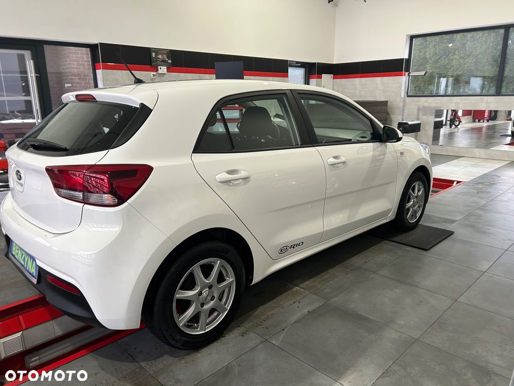 Kia Rio 1.2 Business Line - 9
