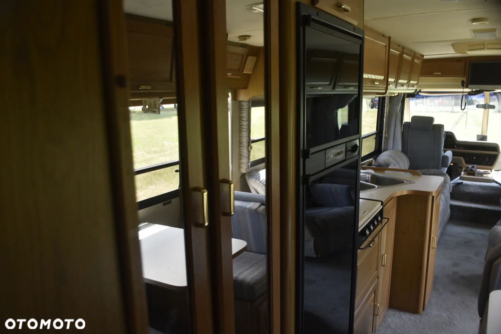Chevrolet WINNEBAGO - 7