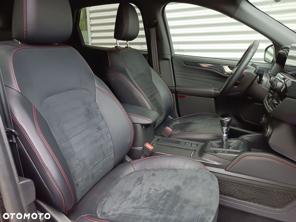 Ford Kuga 1.5 EcoBoost FWD ST-Line X - 35