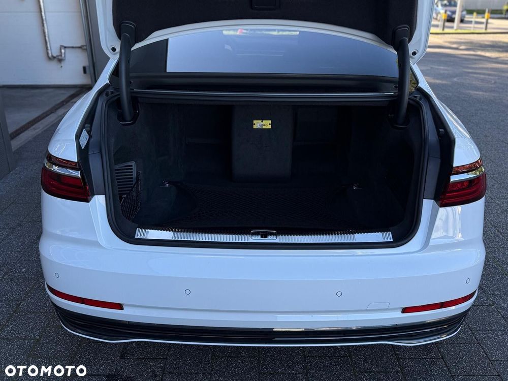 Audi A8 - 30