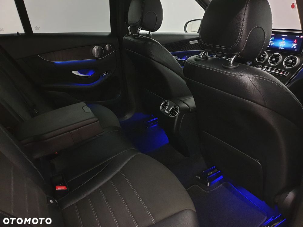 Mercedes-Benz GLC 220 d 4Matic 9G-TRONIC AMG Line Plus - 29