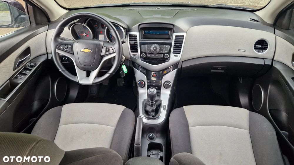 Chevrolet Cruze 1.8 LT+ - 16