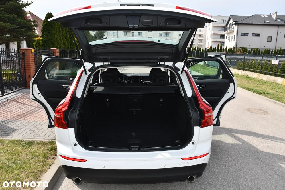 Volvo XC 60 T4 Momentum - 12