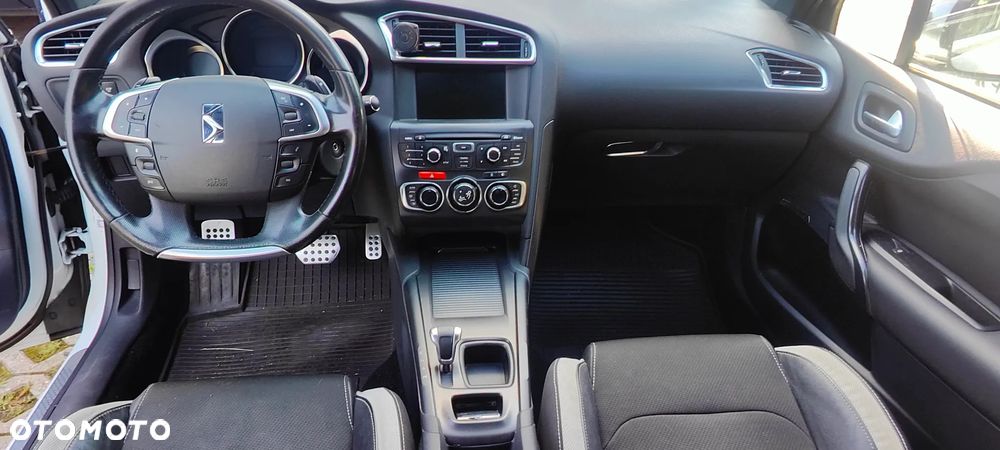 Citroën DS4 e-HDi 110 EGS6 SoChic - 6