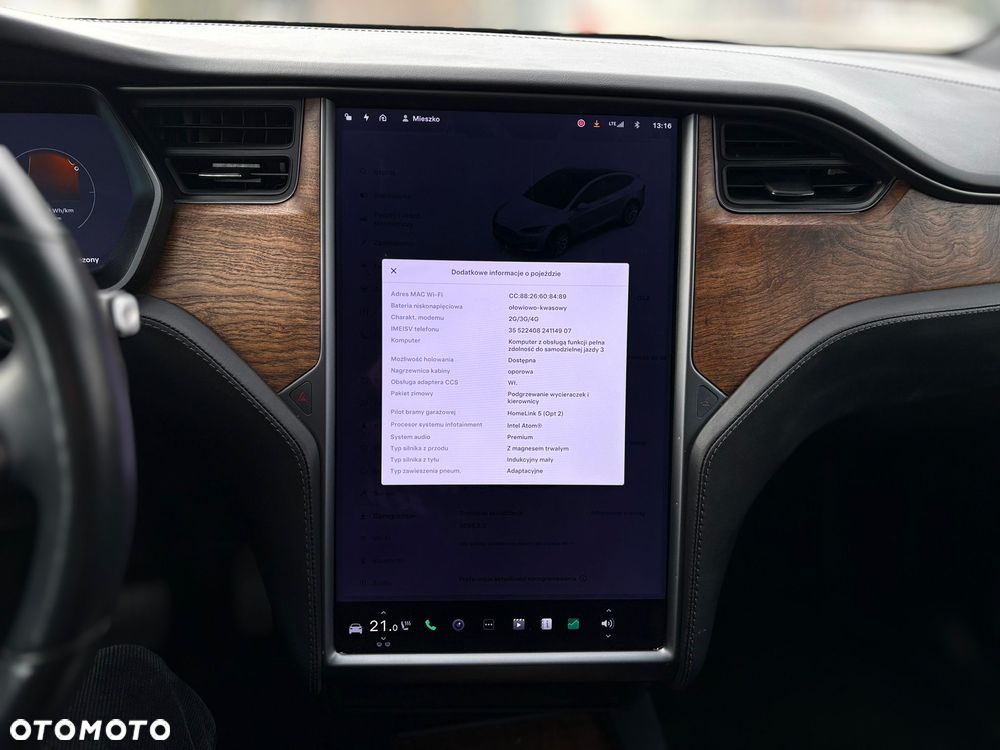 Tesla Model X - 23