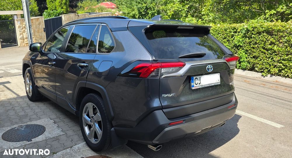 Toyota RAV4 - 6