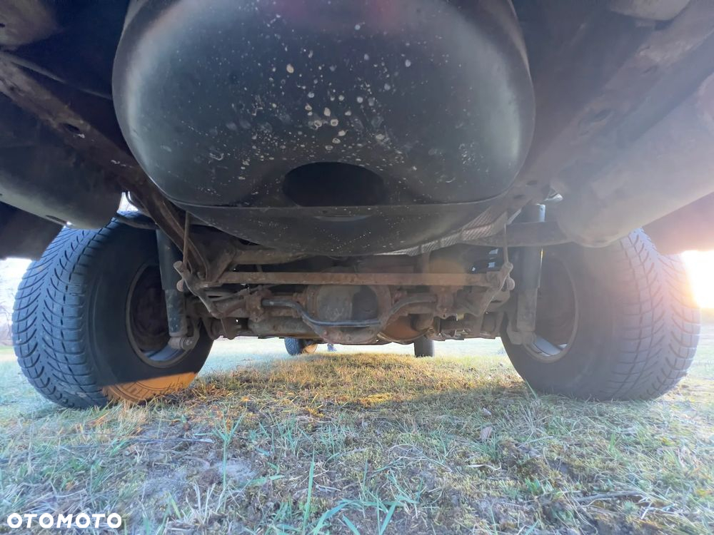 Jeep Liberty 3.7 4x4 - 20