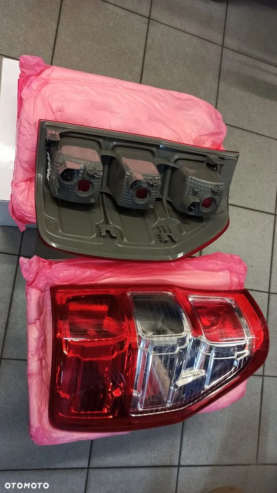 Lampy Tył Ford Ranger 2011- kpl. Promocja - 2