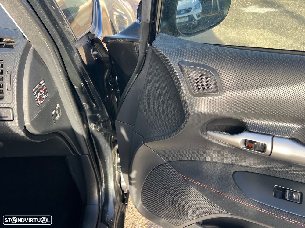 Toyota Auris 1.4 D-4D Exclusive +P.Sport+VSC - 15