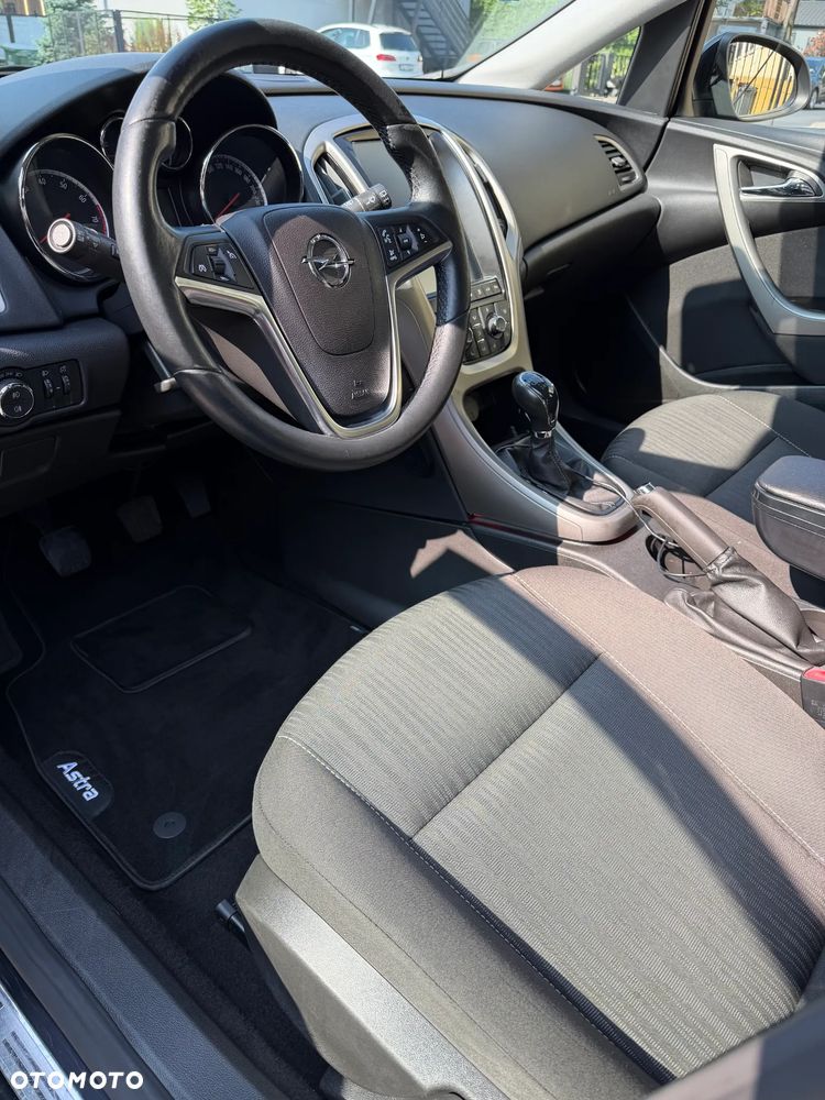 Opel Astra 1.4 T Enjoy - 10