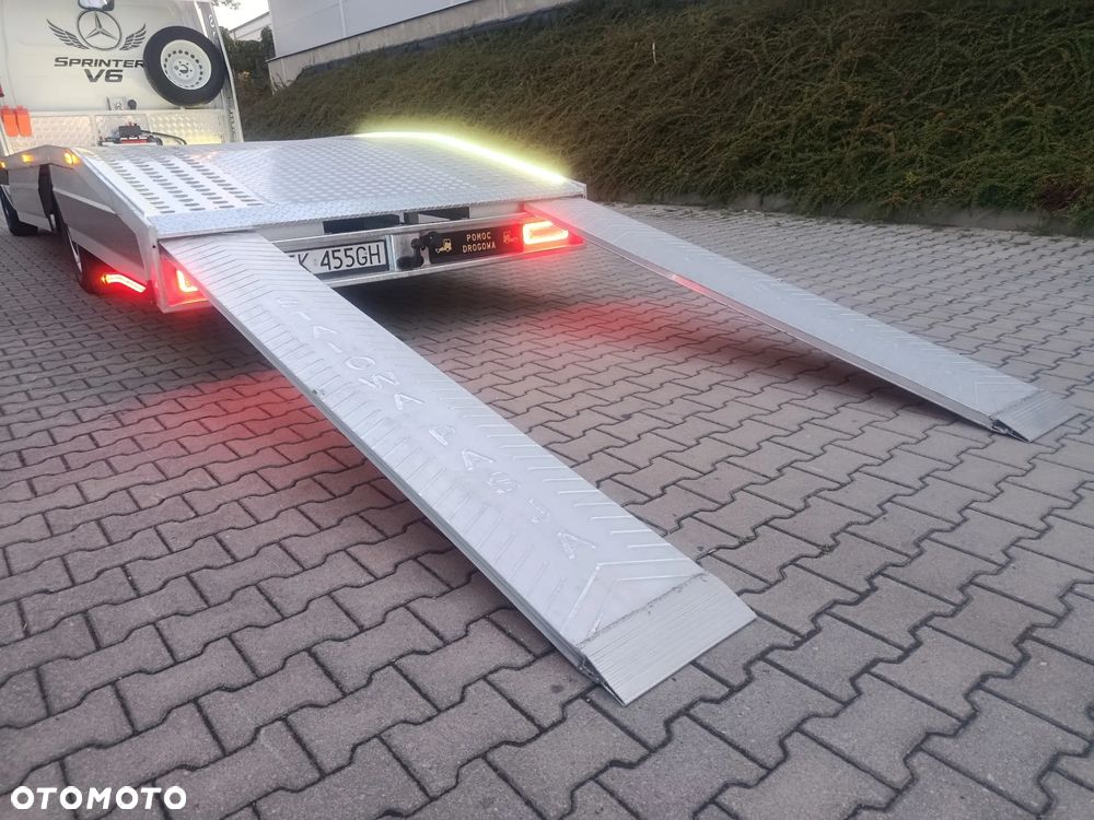 Mercedes-Benz Sprinter 318 - 8